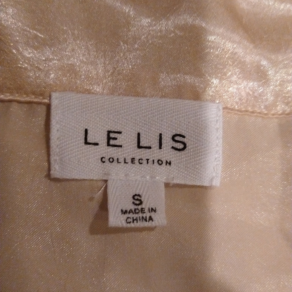 Le Lis Collection Slinky Button Down Blouse - Picture 3 of 7